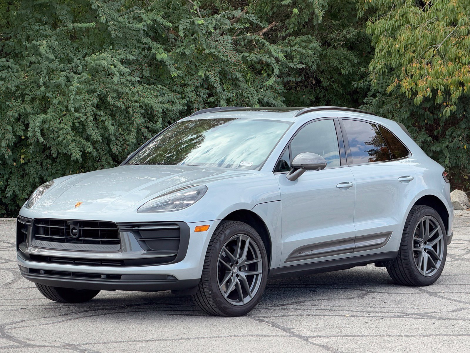 Used 2026 Porsche Macan Turbo AWD/4WD image 1