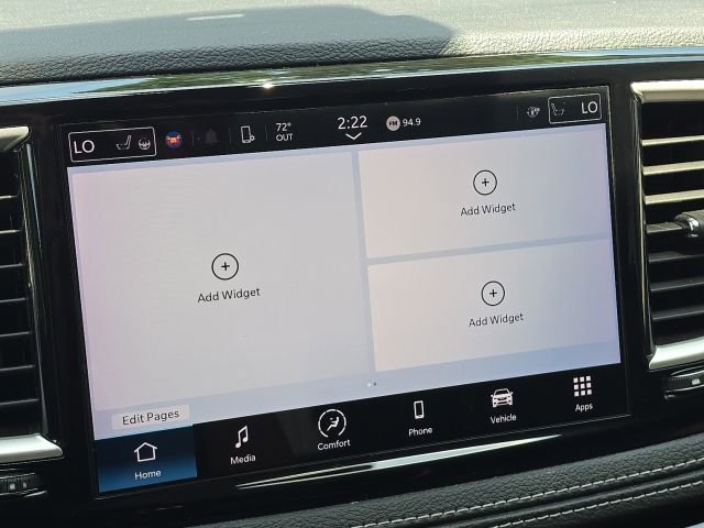 Used 2023 Chrysler Pacifica Touring-L FWD image 28