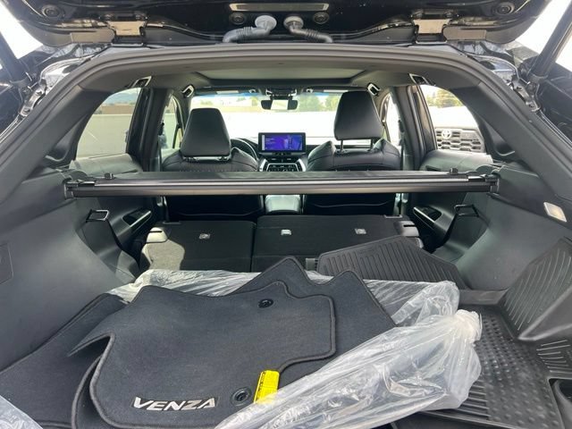 Used 2023 Toyota Venza Nightshade AWD/4WD image 44
