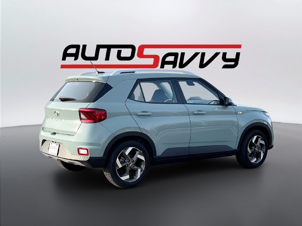 Used 2025 Hyundai Venue Limited FWD image 7