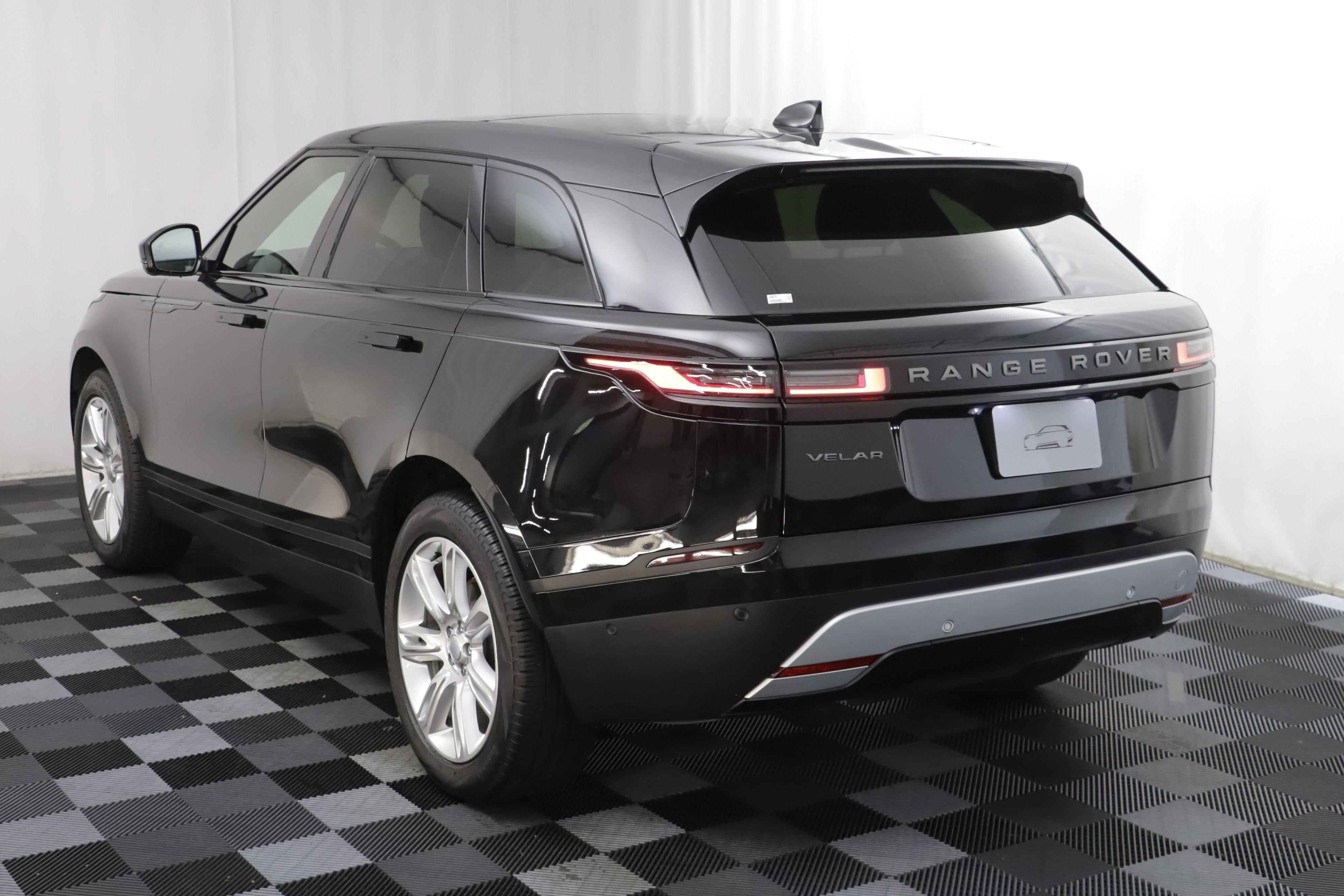 Used 2025 Land Rover Range Rover Velar S AWD/4WD image 19