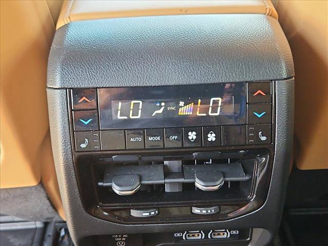 Used 2025 Jeep Grand Cherokee Summit AWD/4WD image 17