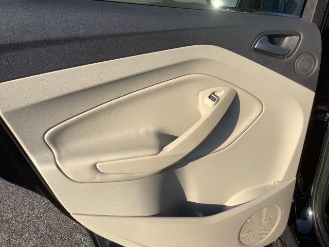 Used 2016 Ford Escape Titanium image 18