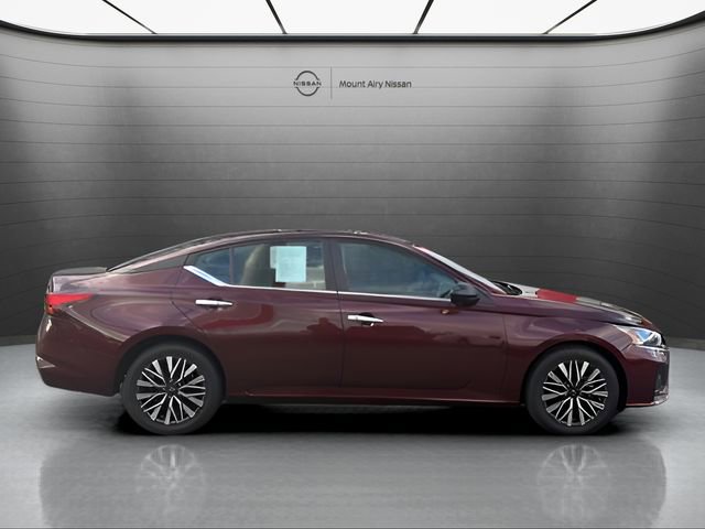 Certified 2024 Nissan Altima 2.5 SV image 2