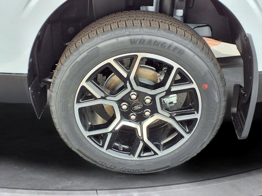 New 2026 Ford Maverick Lariat w/ 4K Tow Package image 18