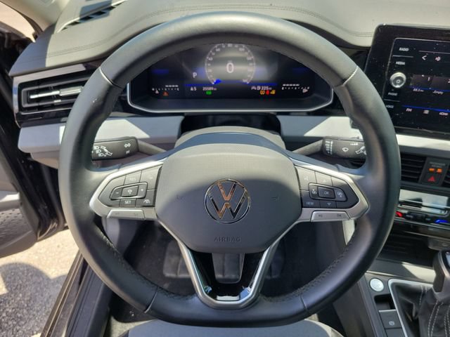 Used 2025 Volkswagen Jetta SE FWD image 20
