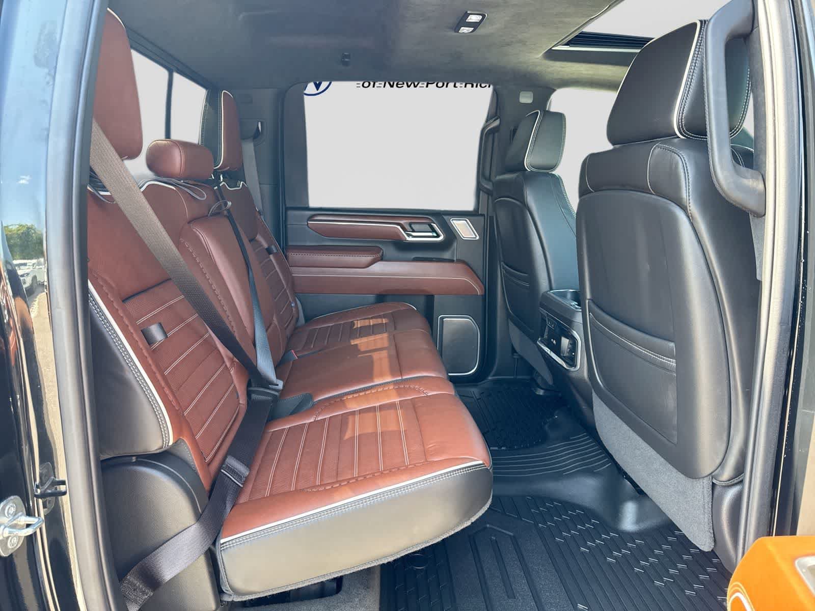 Used 2024 GMC Sierra 3500 Denali Ultimate AWD/4WD image 27