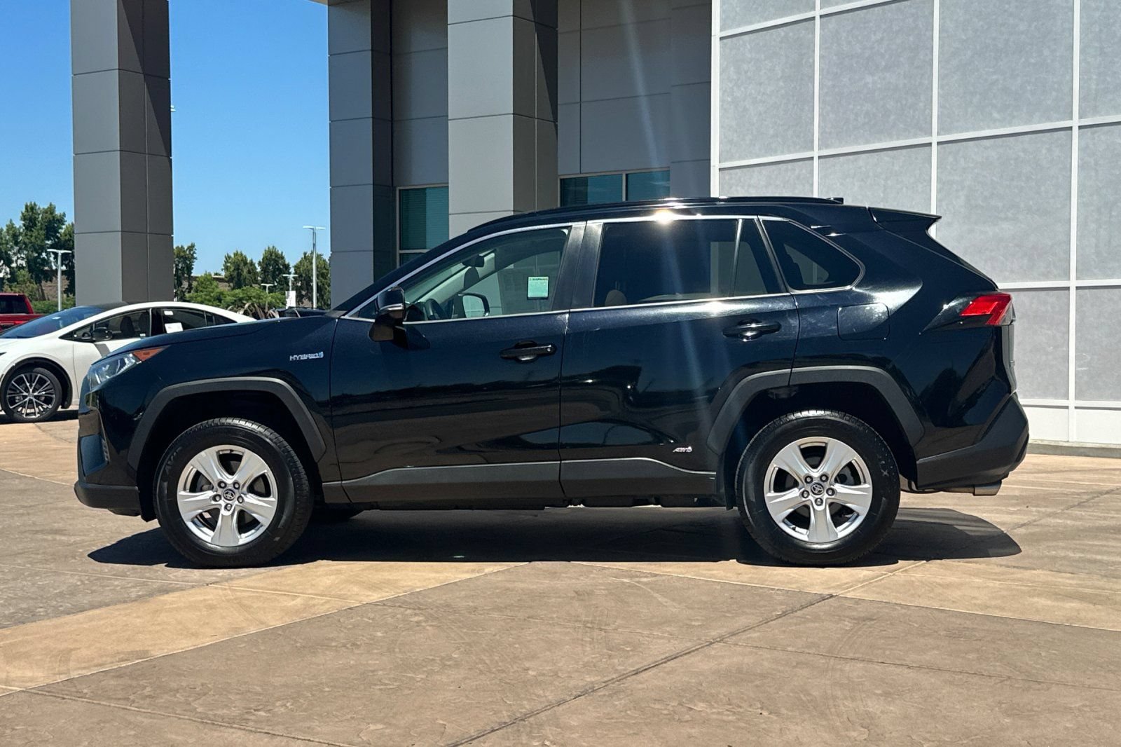 Certified 2021 Toyota RAV4 XLE AWD/4WD image 8