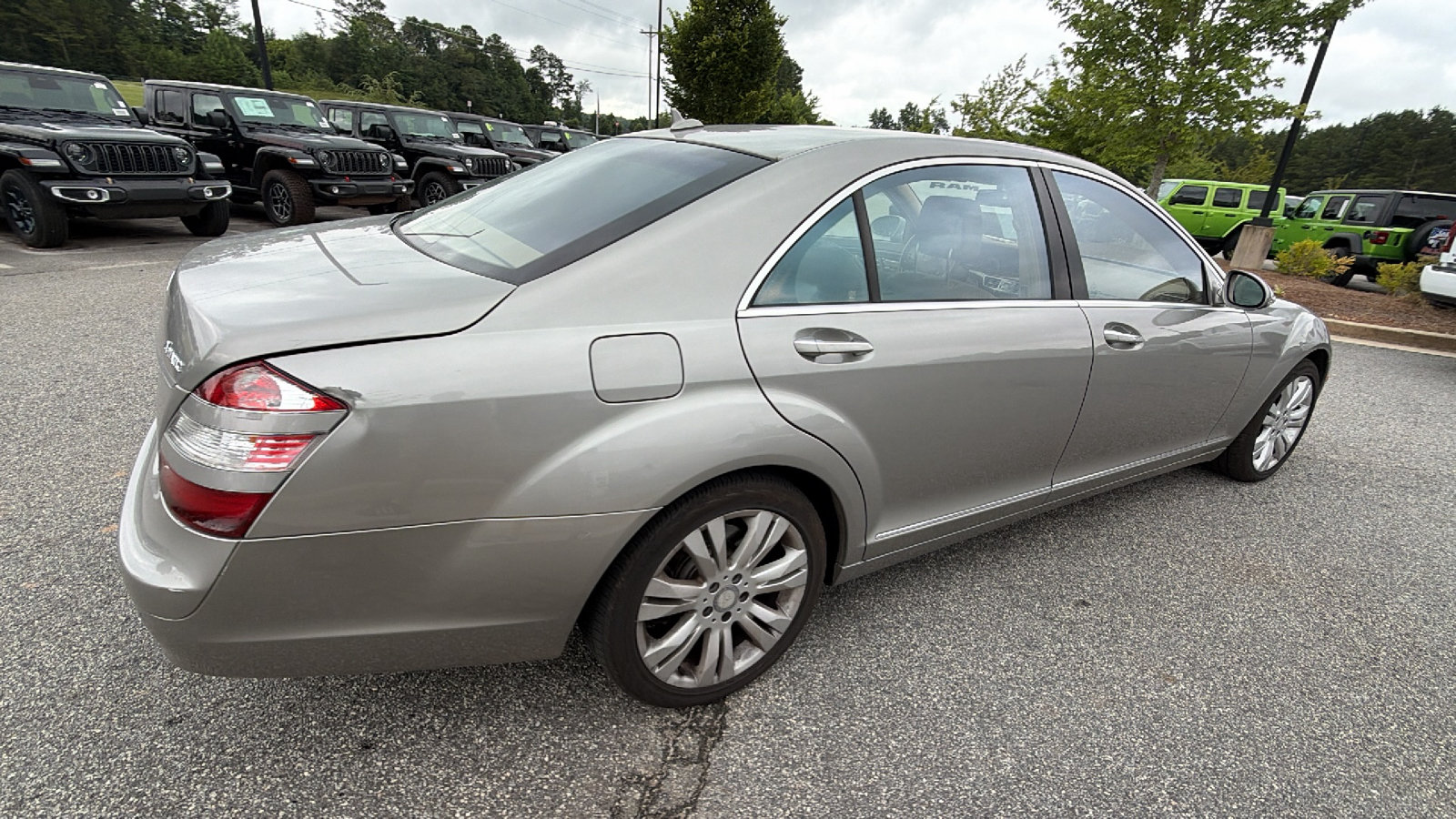 Used 2009 Mercedes-Benz S 550 4MATIC image 8