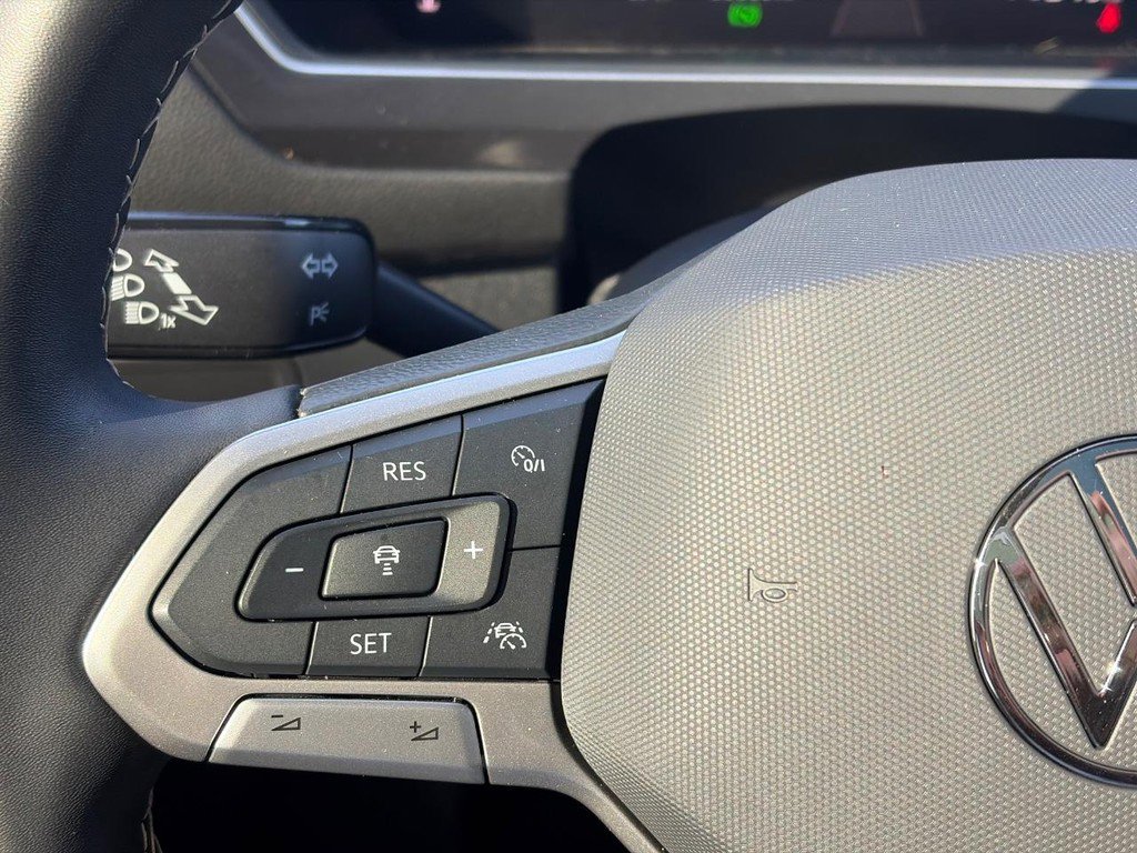 Used 2024 Volkswagen Tiguan SE w/ Panoramic Sunroof Package AWD/4WD image 24