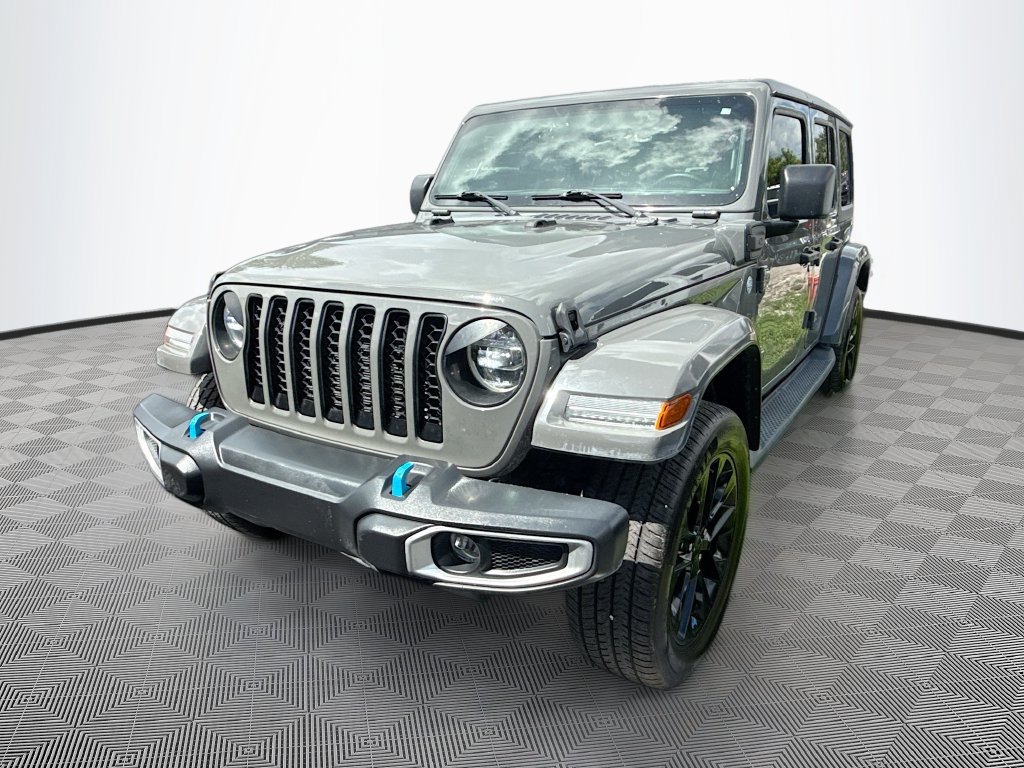 Used 2022 Jeep Wrangler Unlimited Sahara w/ Cold Weather Group AWD/4WD image 2