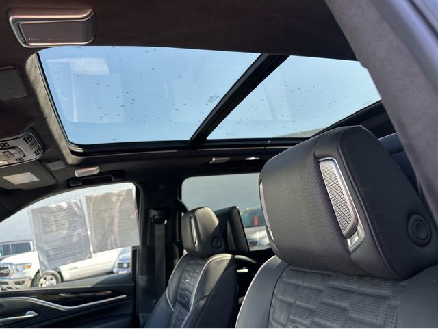 Certified 2024 Cadillac Escalade ESV V w/ LPO, ONYX Package AWD/4WD image 19