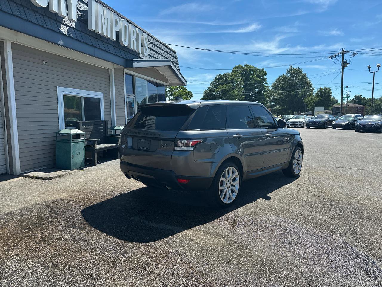 Used 2017 Land Rover Range Rover Sport Supercharged AWD/4WD image 4