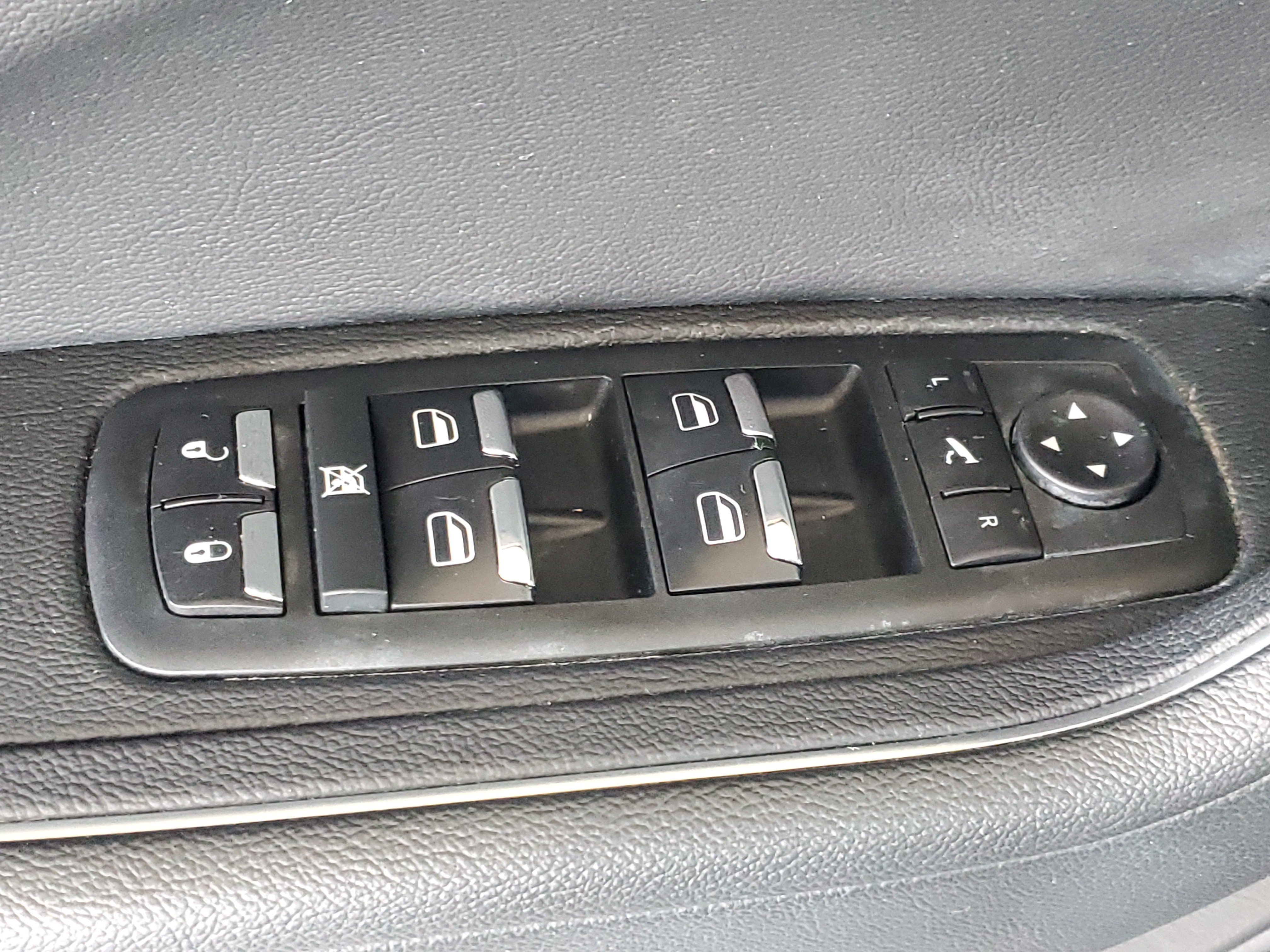 Used 2023 Maserati Levante GT AWD/4WD image 15