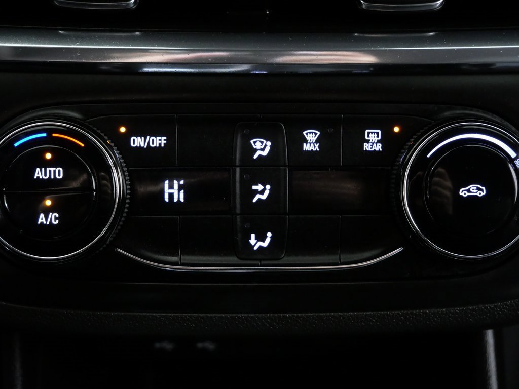 Used 2025 Buick Envista Preferred w/ Convenience II Package image 19