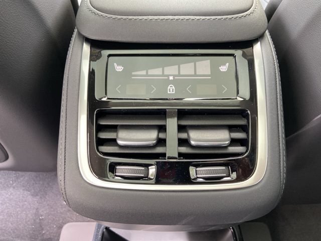 New 2026 Volvo XC90 B5 Plus AWD/4WD image 14