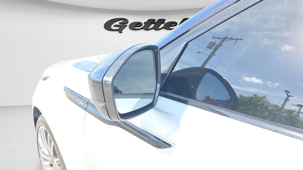 Used 2019 Land Rover Range Rover Velar R-Dynamic SE image 27