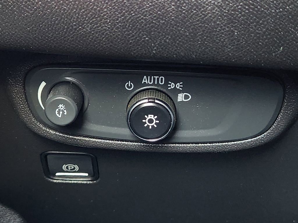 Used 2022 GMC Terrain SLE w/ Driver Convenience Package image 28