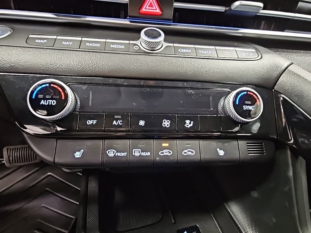 Used 2024 Hyundai Elantra SEL w/ Convenience Package image 20