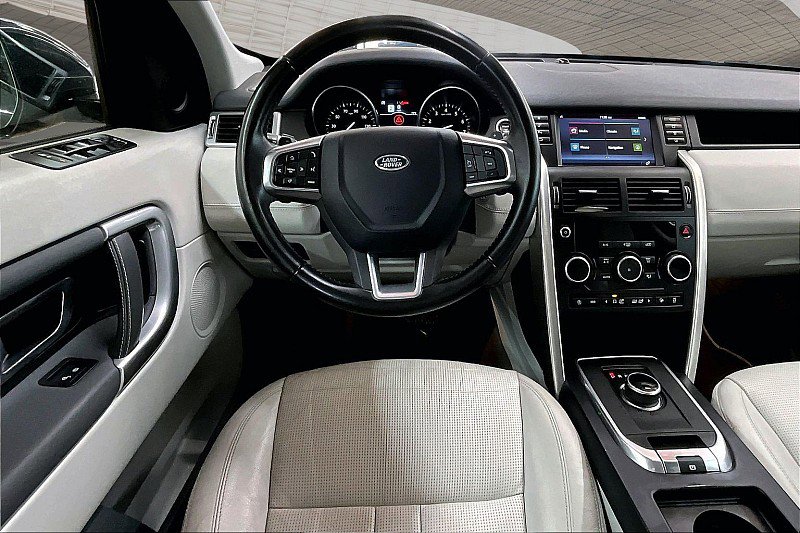 Used 2018 Land Rover Discovery Sport HSE image 5