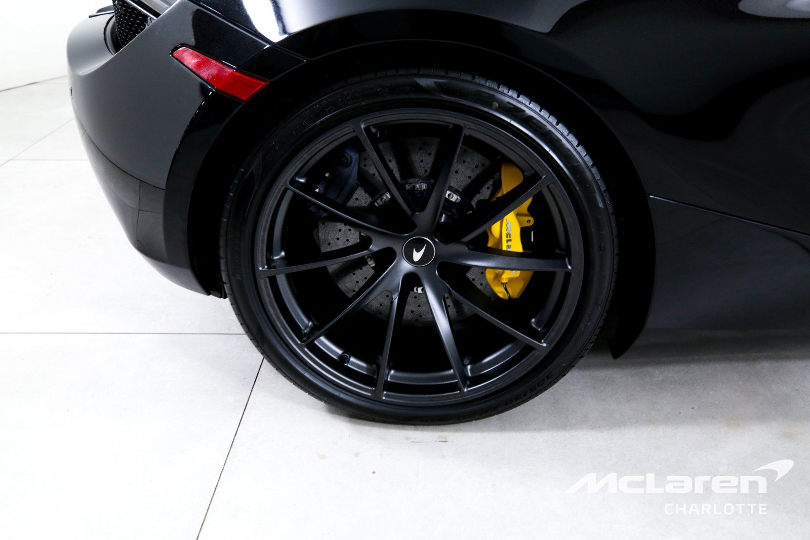 Used 2022 McLaren 720S Spider RWD image 23
