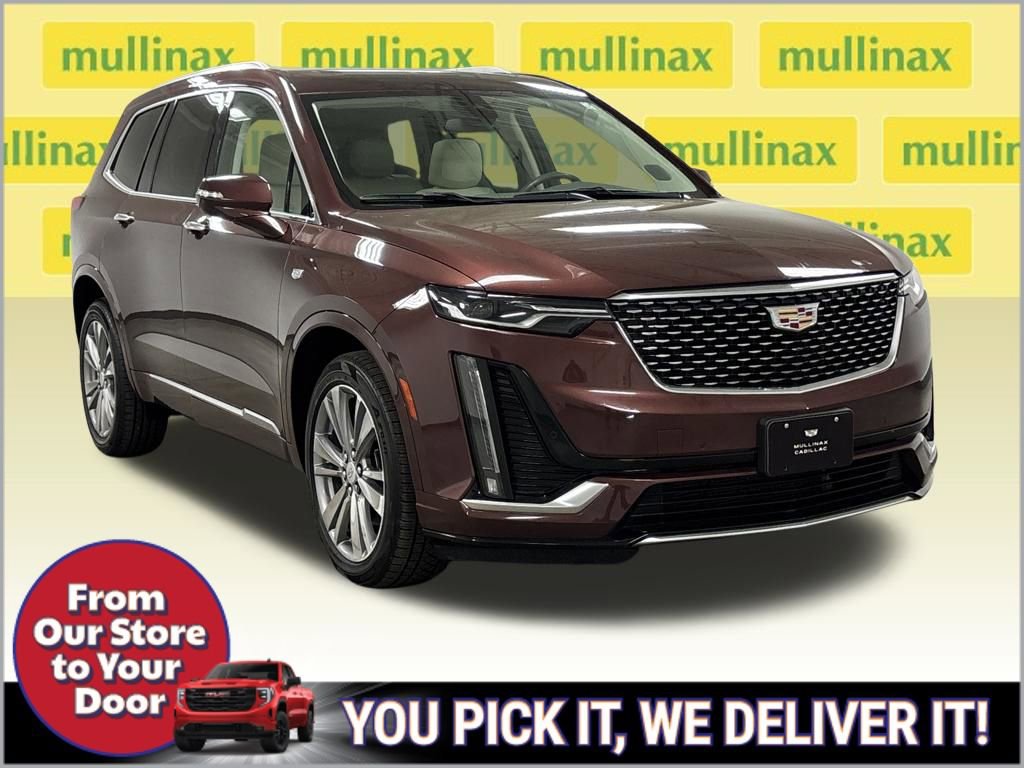 Used 2023 Cadillac XT6 Premium Luxury image 2