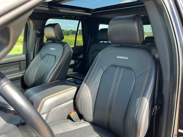 Used 2023 Ford Expedition Platinum RWD image 16