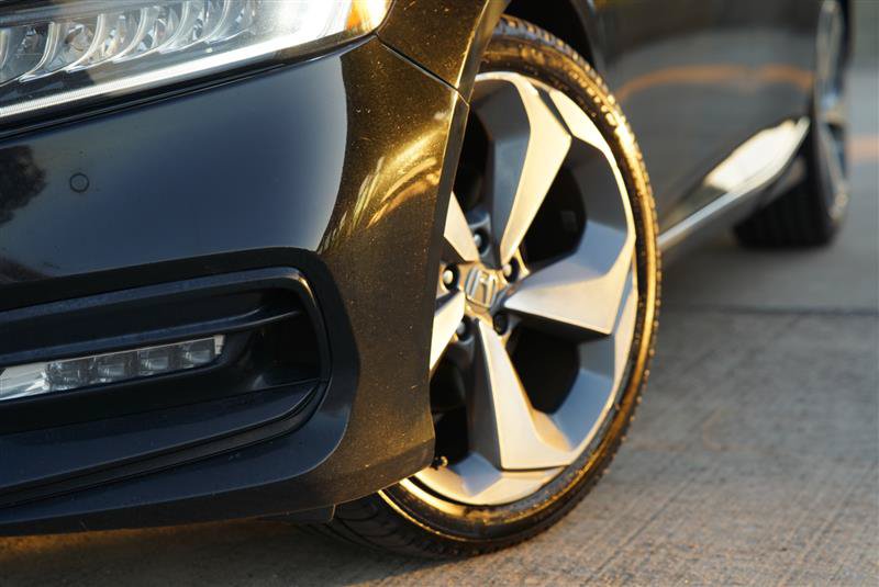 Used 2019 Honda Accord Touring image 11