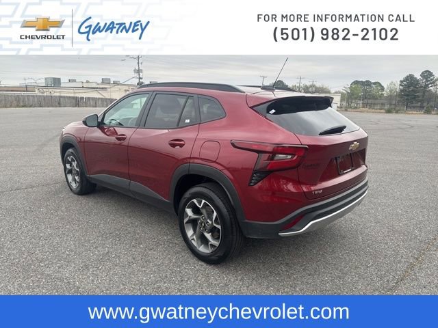 Used 2025 Chevrolet Trax LT image 7