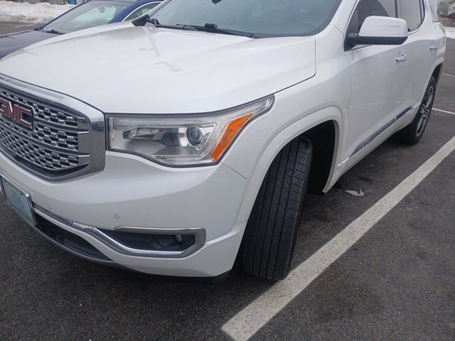 Used 2017 GMC Acadia Denali w/ Technology Package image 2