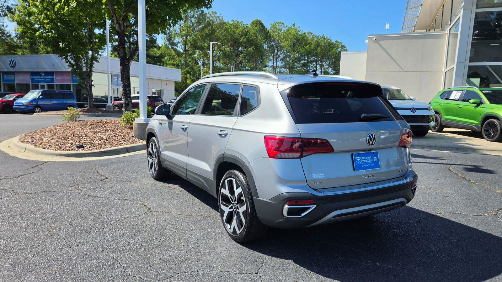 Certified 2023 Volkswagen Taos SEL AWD/4WD image 3