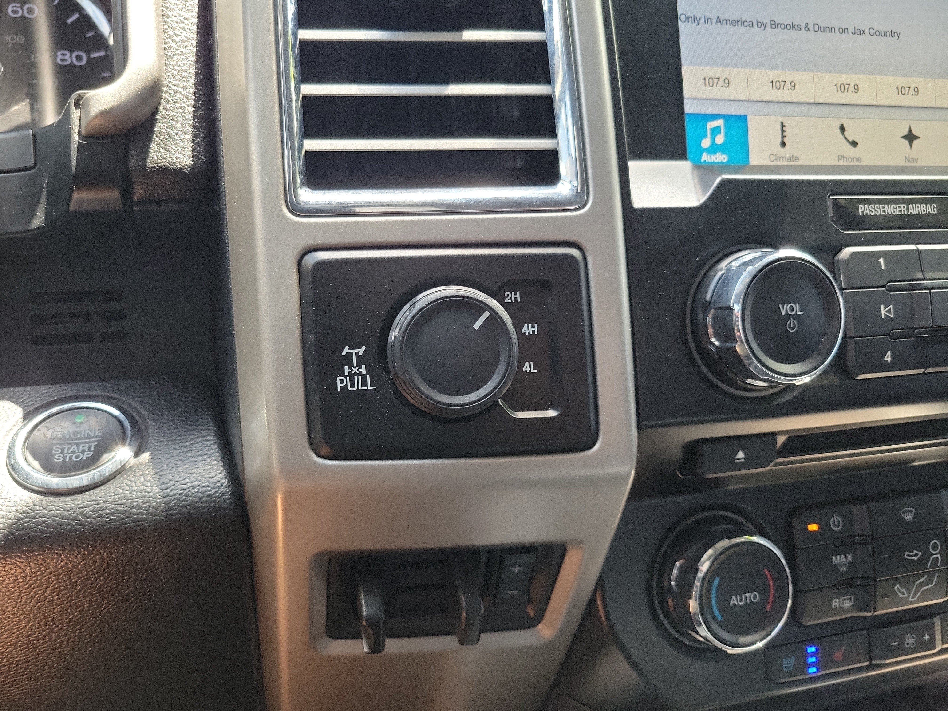 Used 2017 Ford F250 Lariat w/ Lariat Ultimate Package AWD/4WD image 30