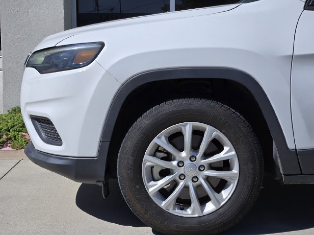 Certified 2021 Jeep Cherokee Latitude AWD/4WD image 8