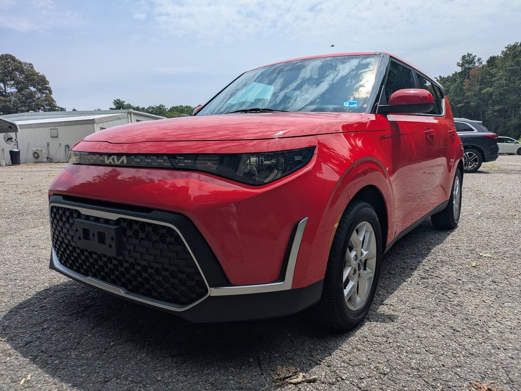 Used 2024 Kia Soul LX w/ LX Technology Package FWD image 8