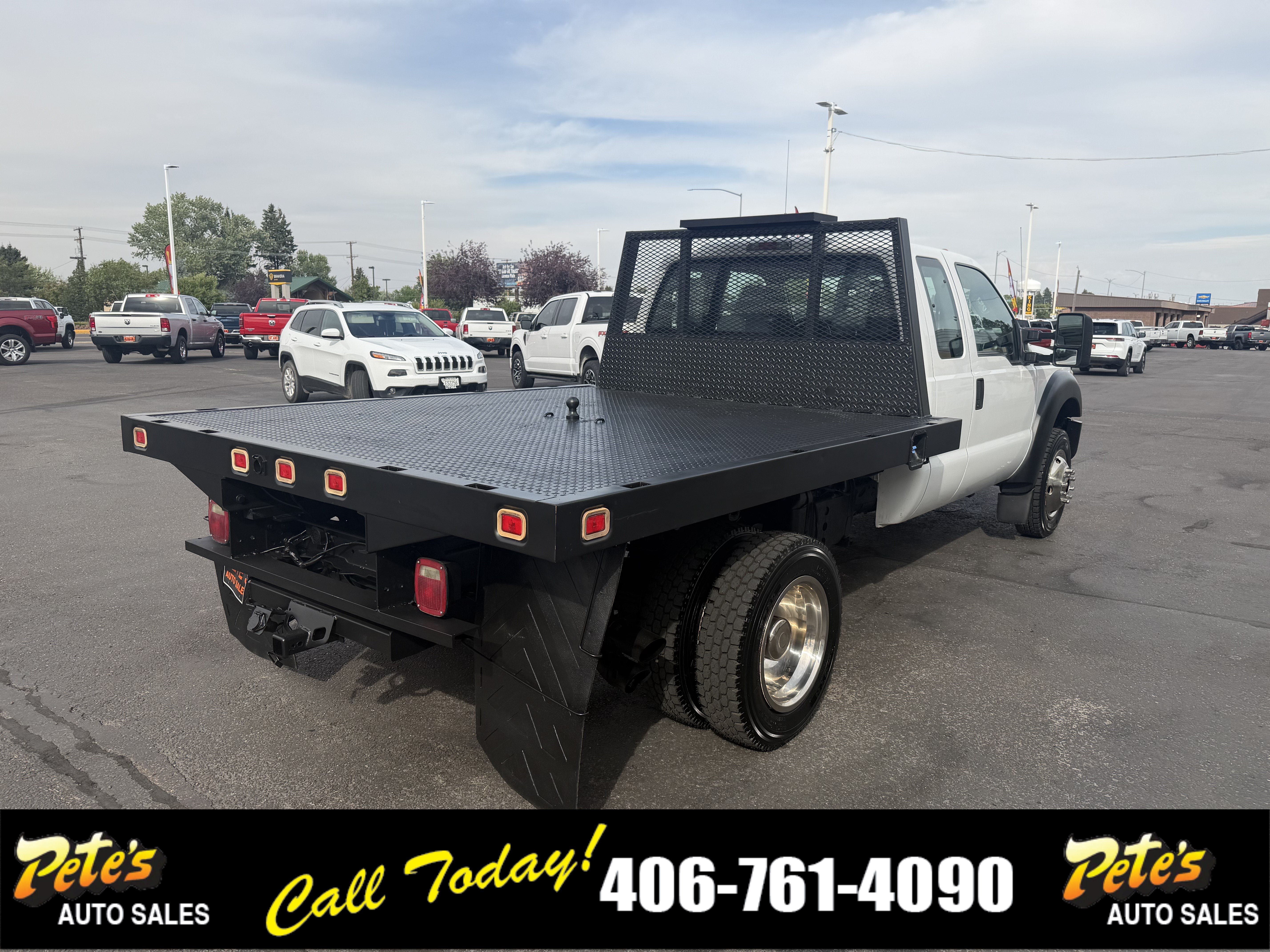 Used 2011 Ford F550 4x4 SuperCab Super Duty w/ Payload Upgrade Pkg image 4