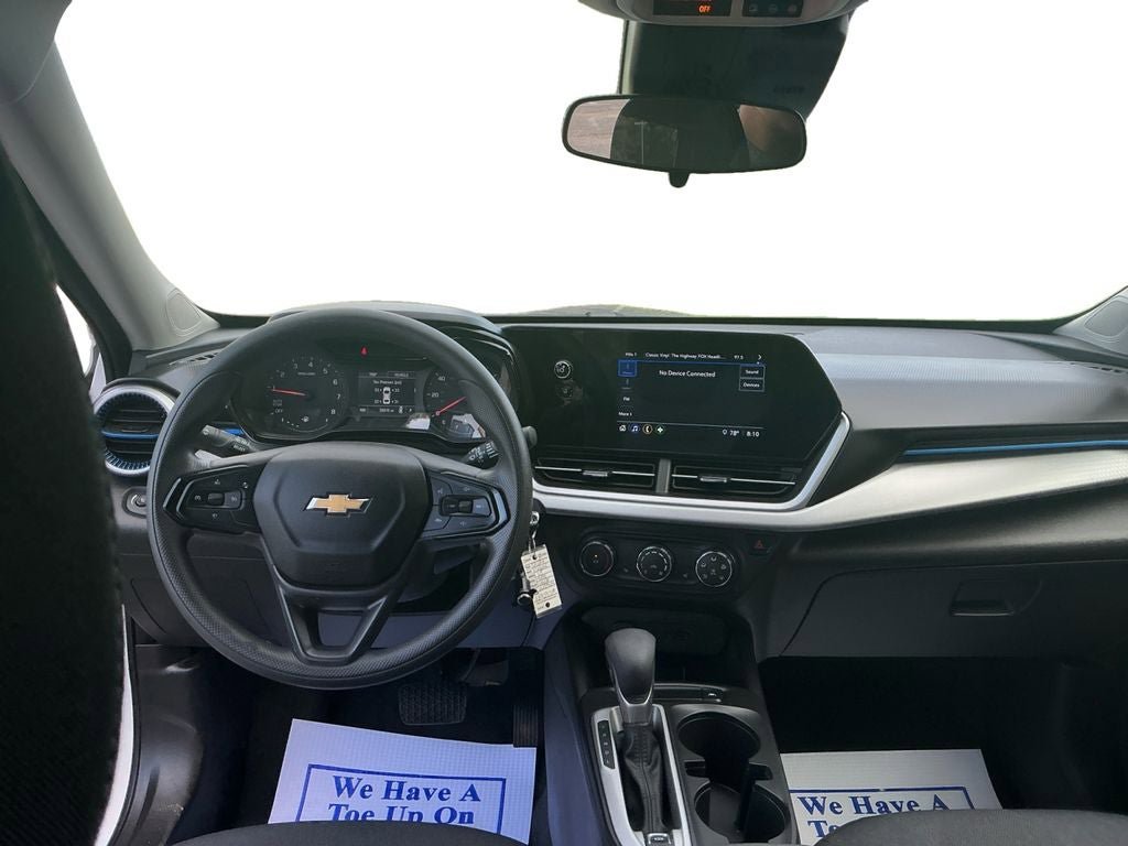 Used 2025 Chevrolet Trax LS w/ LS Convenience Package FWD image 10