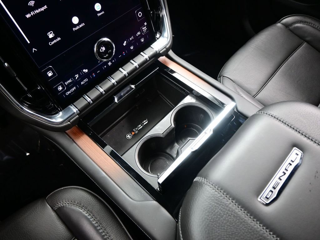 Used 2025 GMC Yukon XL Denali image 26