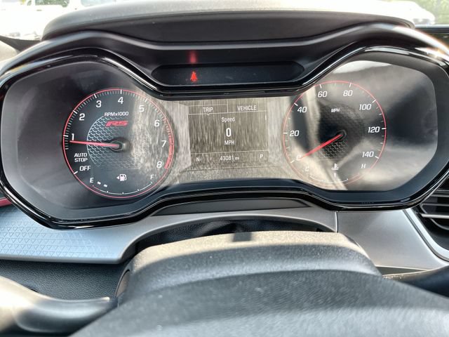 Used 2024 Chevrolet Trax RS w/ Sunroof Package FWD image 11