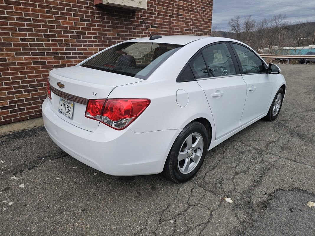 Used 2016 Chevrolet Cruze LT image 14