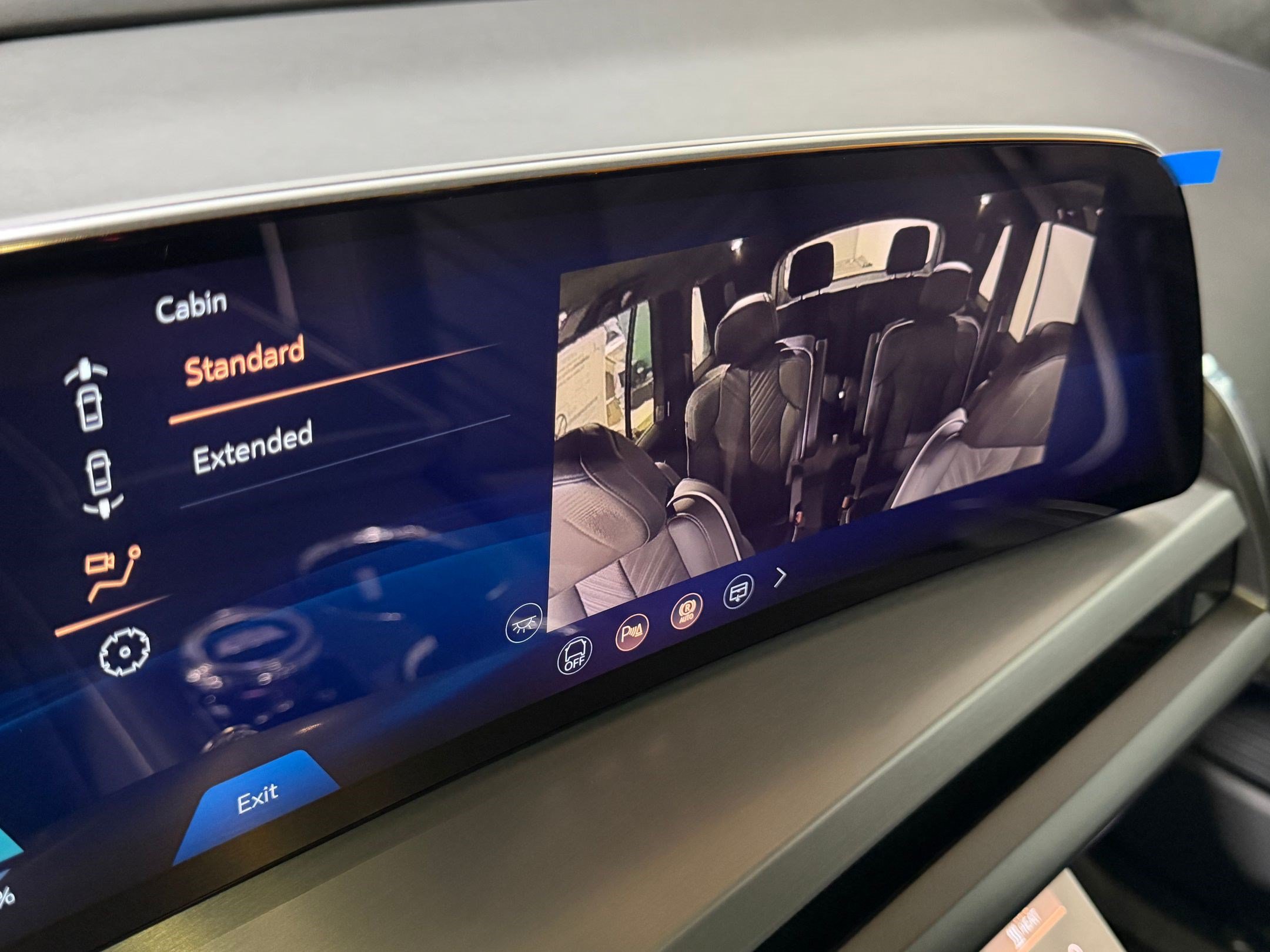 New 2027 Cadillac Vistiq Platinum AWD/4WD image 32