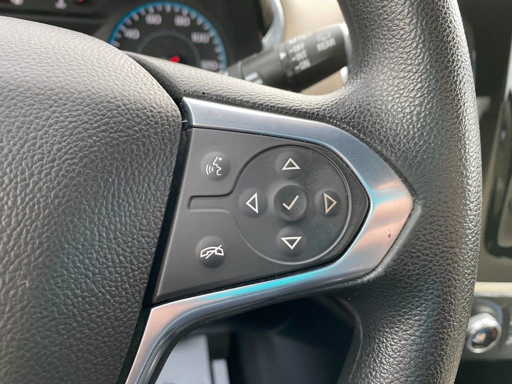 Used 2022 Chevrolet Traverse LS image 27