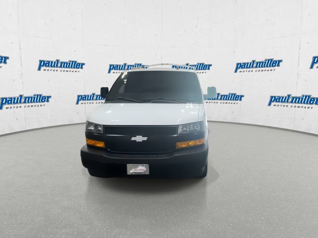 Used 2018 Chevrolet Express 2500 w/ Driver Convenience Package RWD image 3