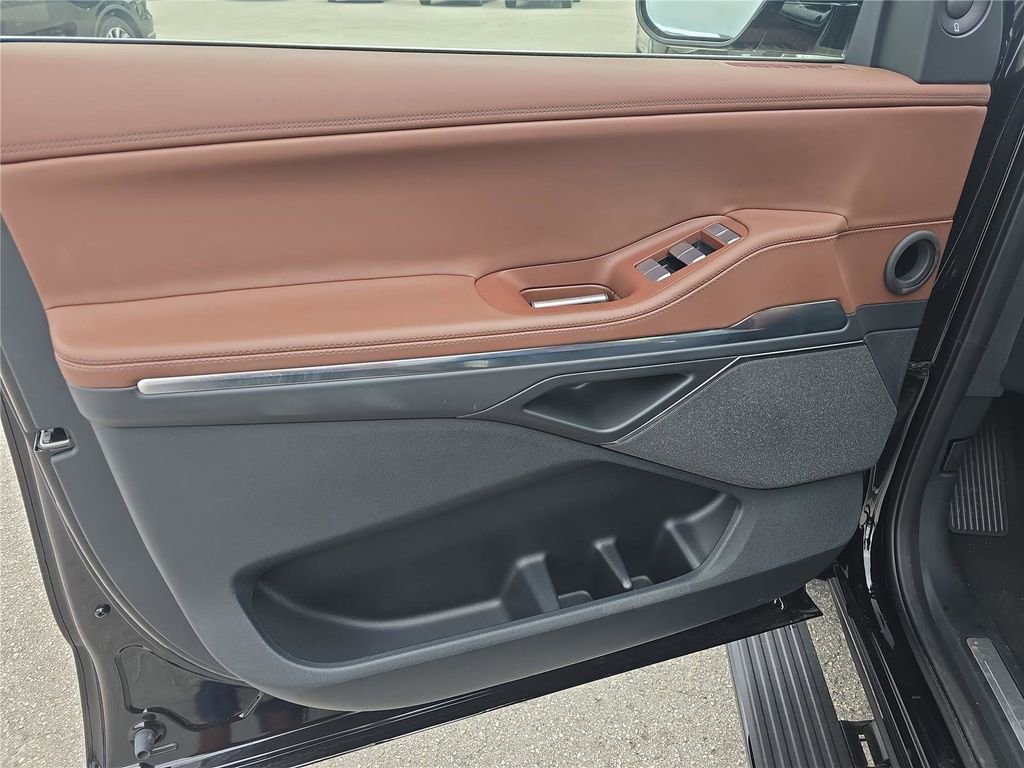 New 2025 Lincoln Navigator L Reserve image 16