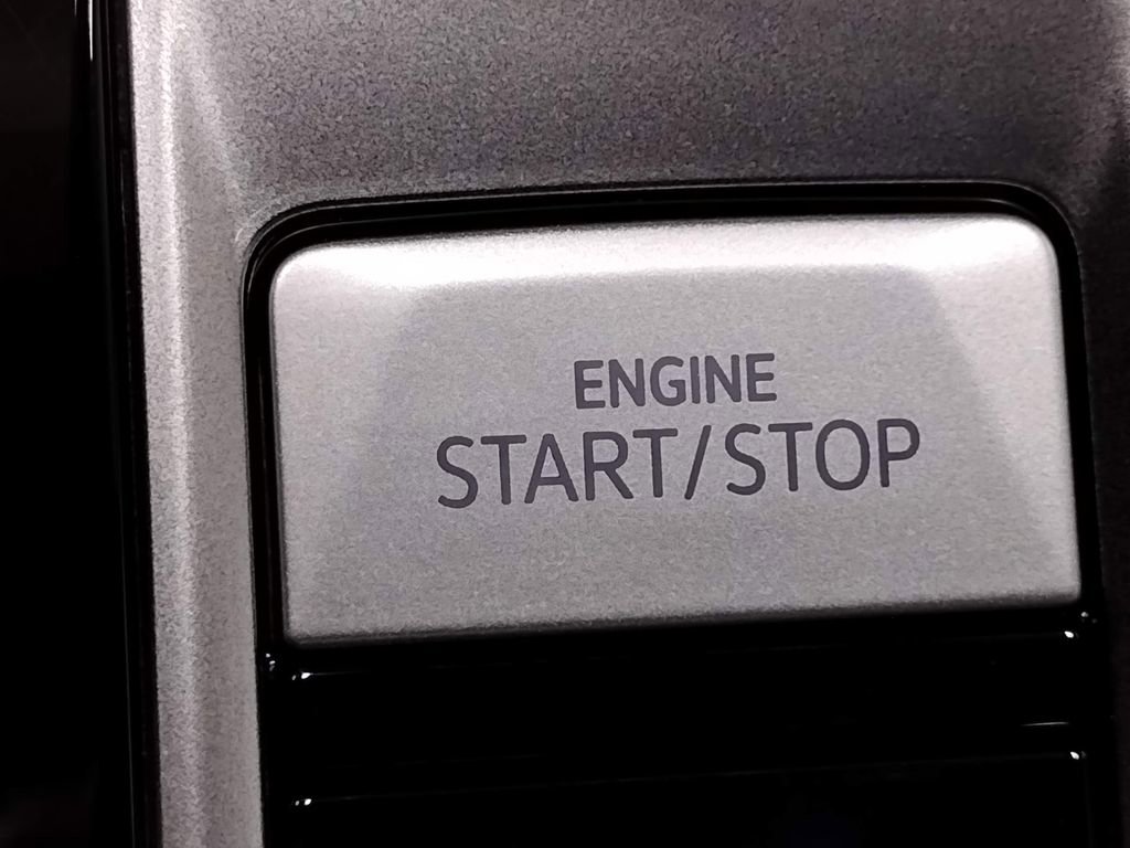 New 2026 Volkswagen Atlas SE image 32