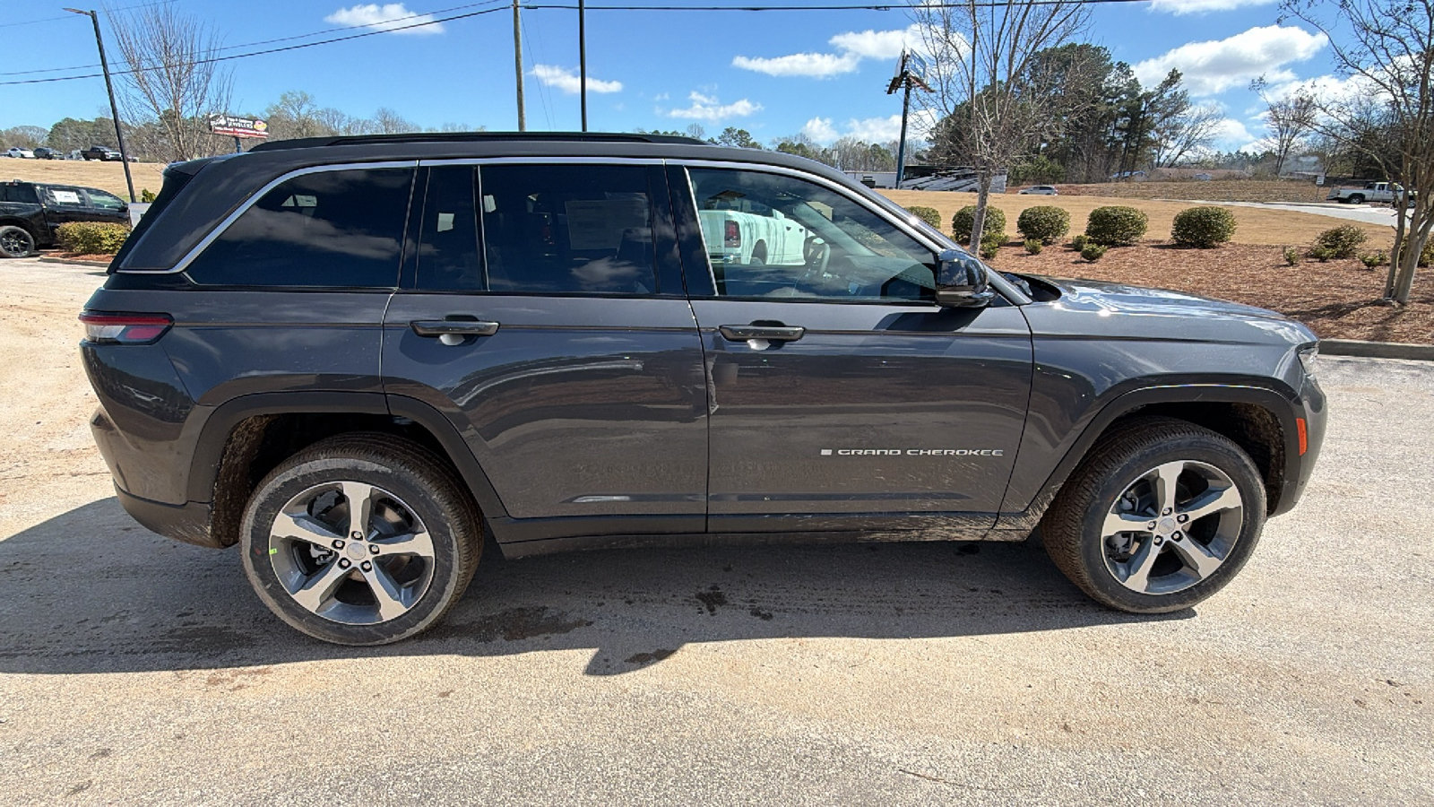 New 2026 Jeep Grand Cherokee Limited w/ Luxury Tech Group II AWD/4WD image 7