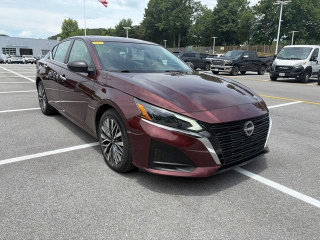 Used 2024 Nissan Altima 2.5 SV FWD image 4