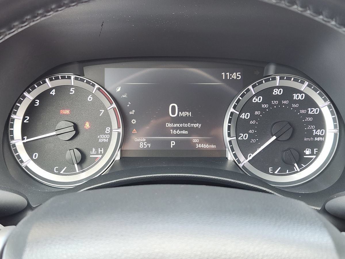 Used 2023 Toyota Highlander LE FWD image 35