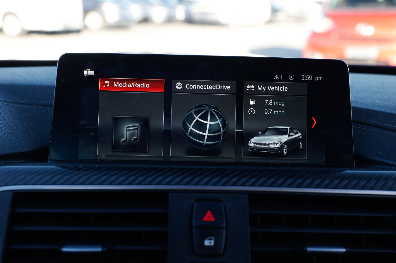 Used 2018 BMW M3 Coupe w/ Competition Package image 38