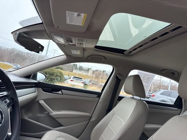 Used 2022 Volkswagen Passat 2.0T SE image 27