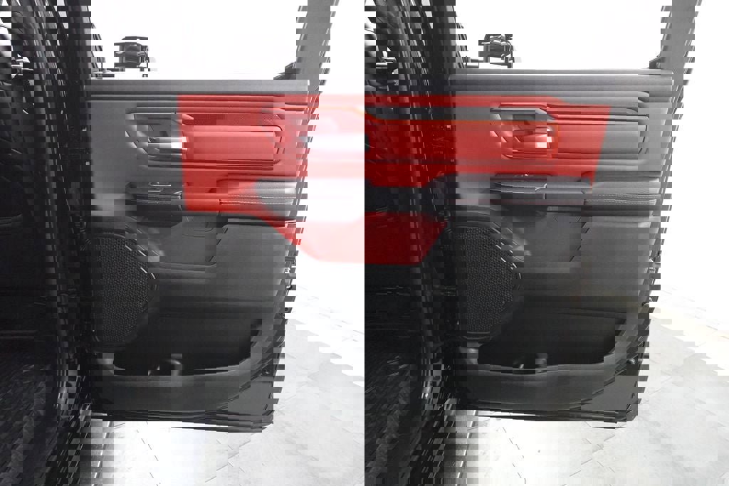 Used 2019 RAM 1500 Rebel image 30